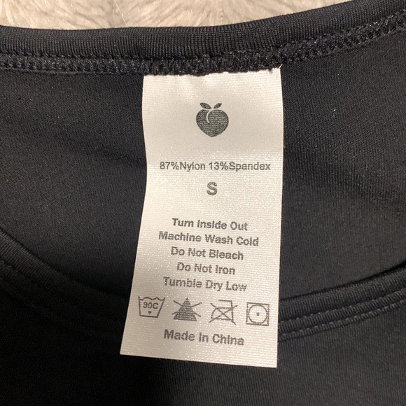 CLASSIC CROP TOP - BLACK - Picture 2 of 2